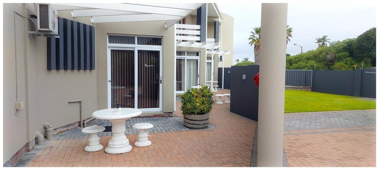 Beachwood Inn Melkbosstrand Cidade Do Cabo Exterior foto